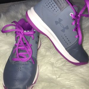 Girl’s Basketball Shoes